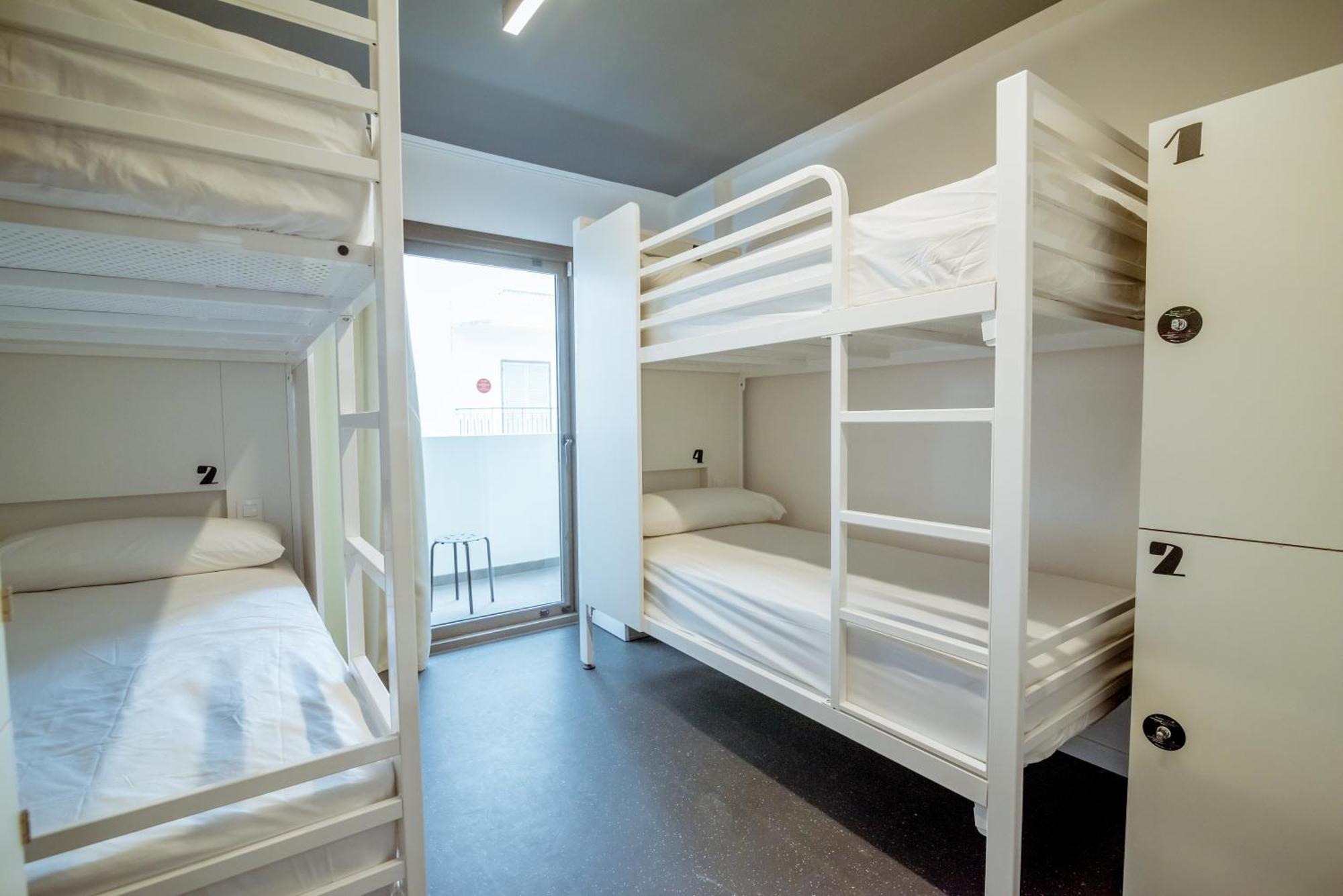 Bed in 8 MIXED Dorm - shared Bathroom,788538753:JPEG
